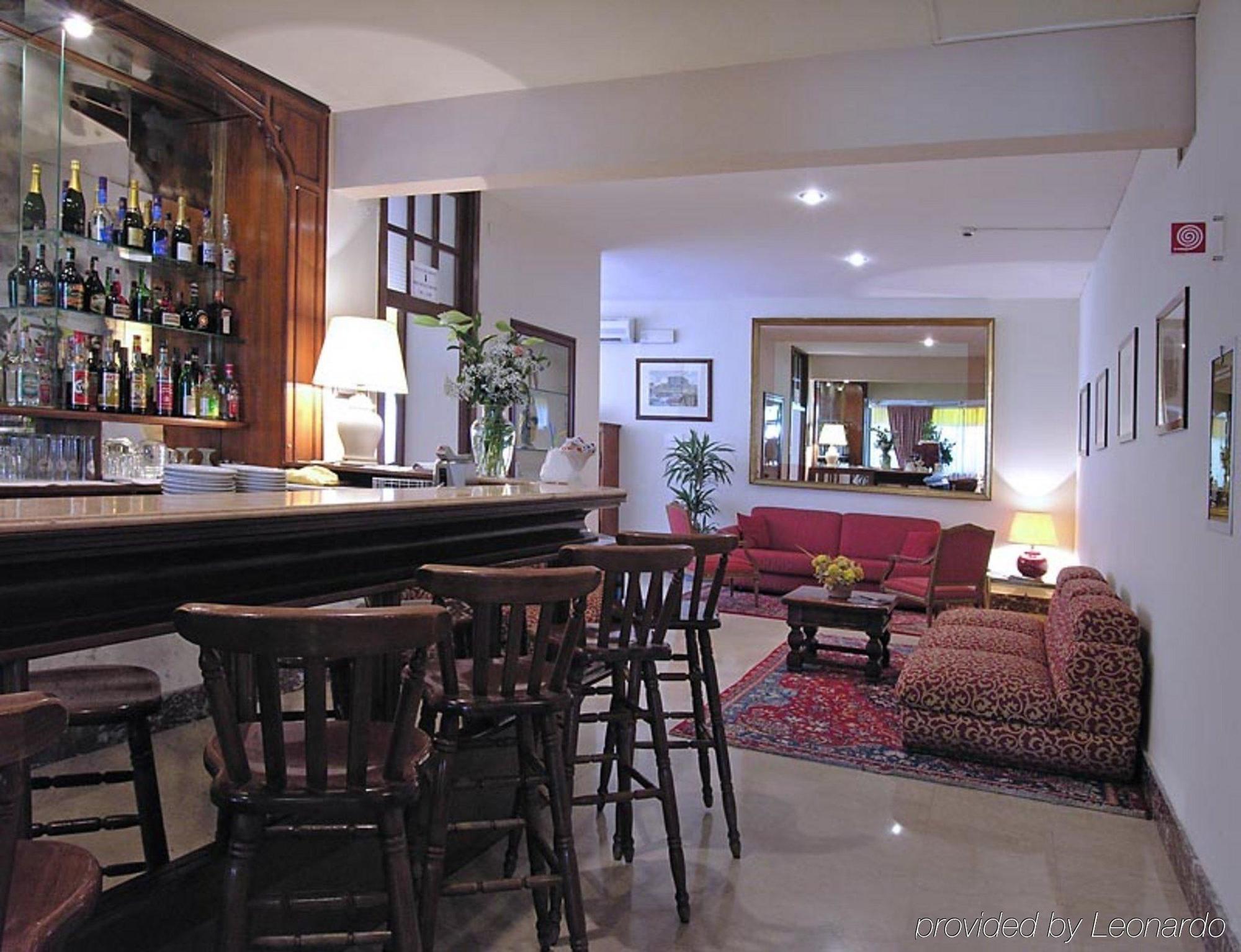 Pinewood Hotel Roma Restaurant bilde